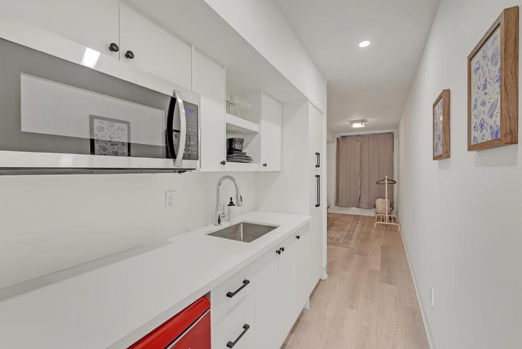 Suite In The Heart Of Downtown Toronto Exterior photo