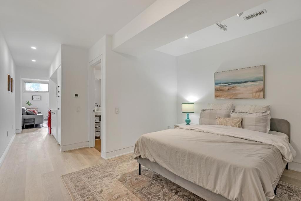 Suite In The Heart Of Downtown Toronto Exterior photo