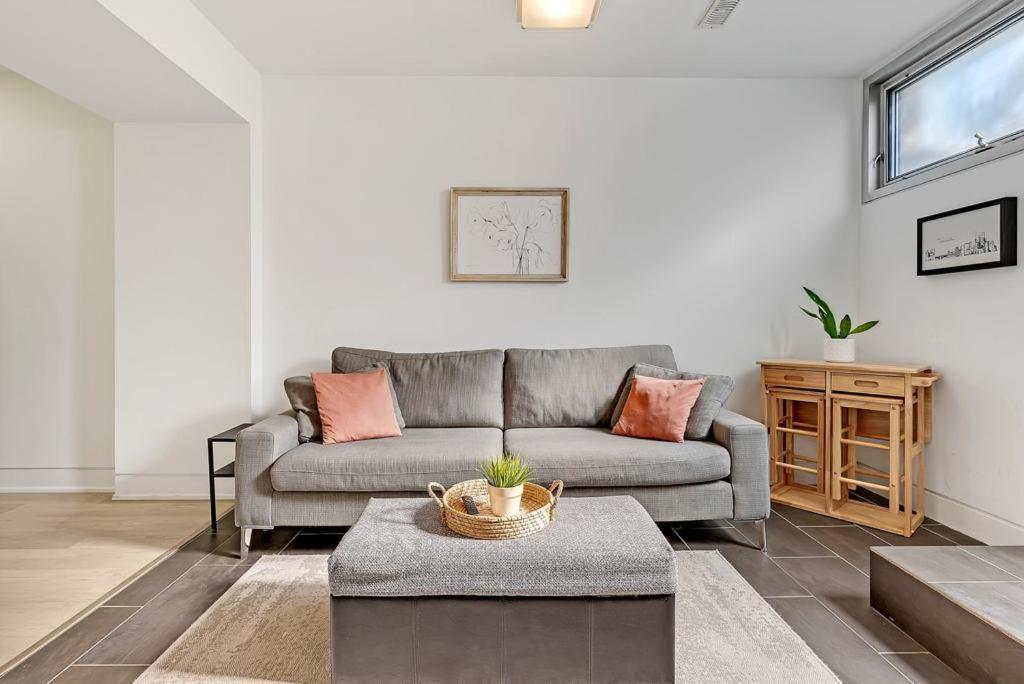 Suite In The Heart Of Downtown Toronto Exterior photo